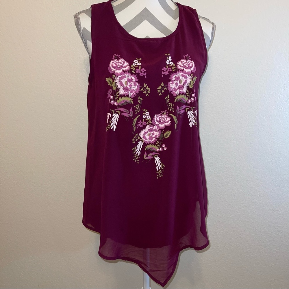 New York & Company Magenta Floral Overlay Sleeveless Tunic Top Medium